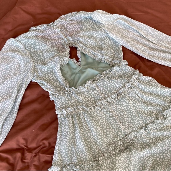 ๐ง SOLD ๐ง Green cottage core dress - Picture 3 of 4